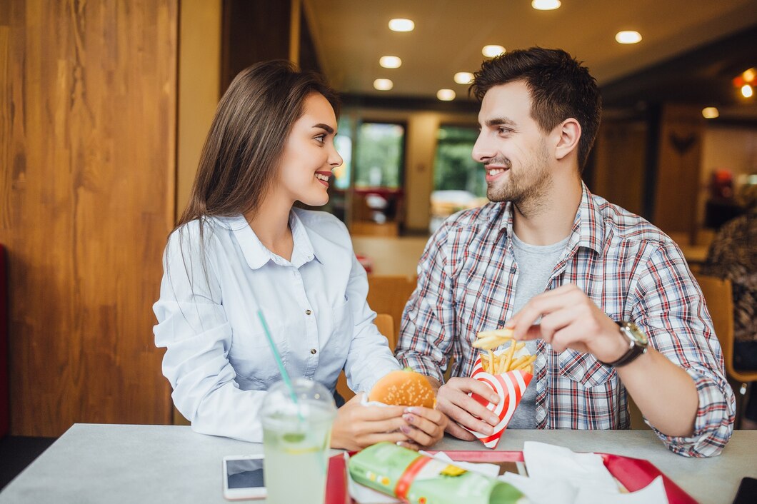 pareja en restaurante